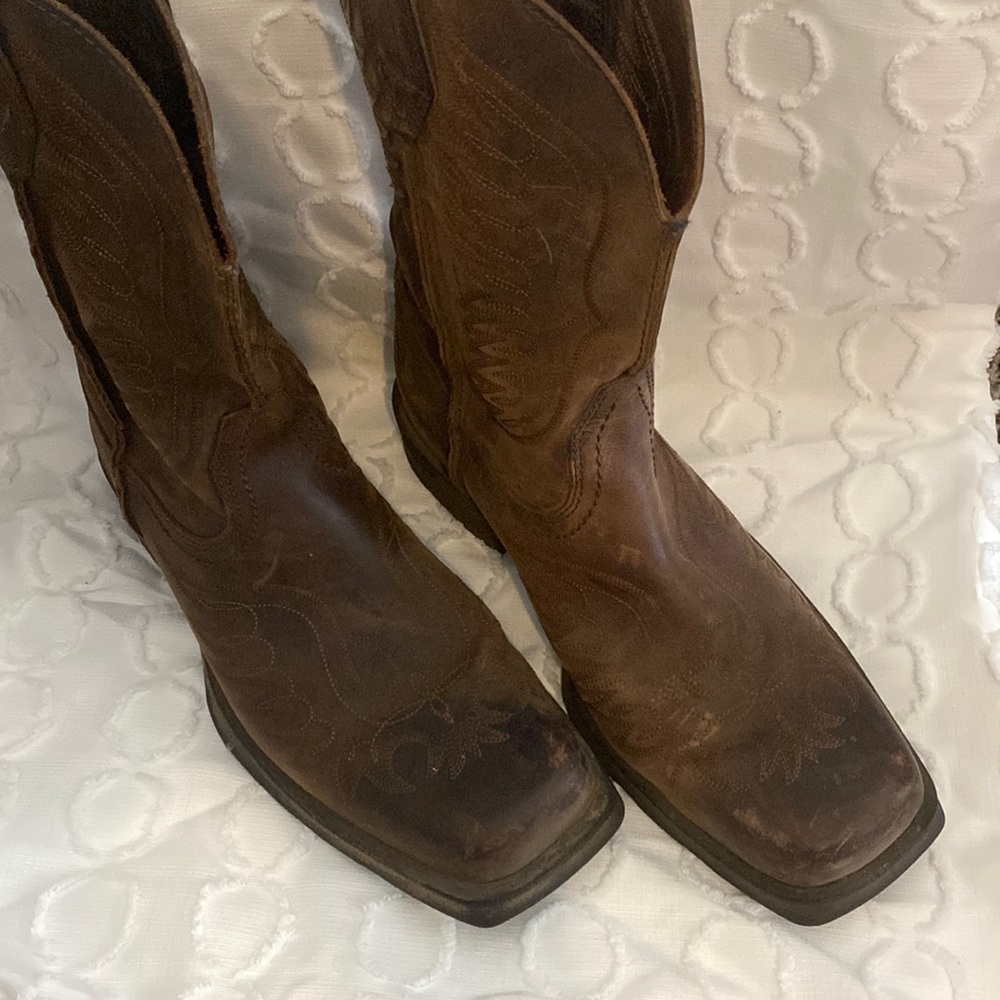 ARIAT ATS size 9D